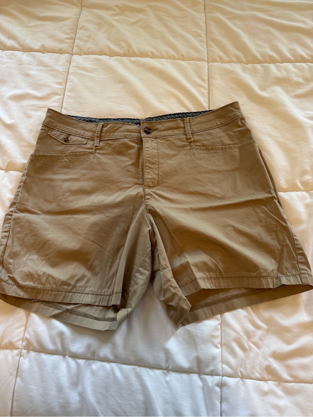 Women’s Lee Natural Fit Casual Khaki Shorts